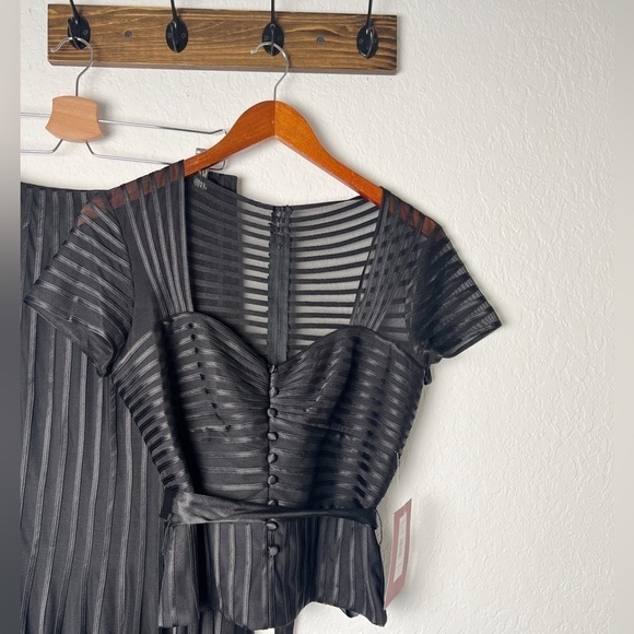 JS Collections Sweetheart Neckline Mock Two Piece Mesh and Satin Dress - Picture 4 of 10